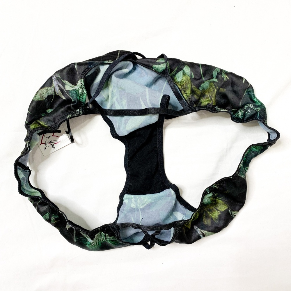 PEEK & BEAU Dark Mixed Floral String Bottom - Picture 5 of 7